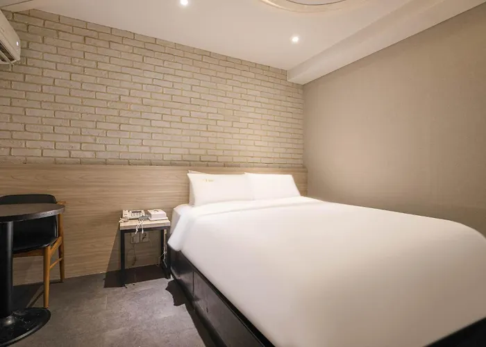 Hotel Louize *