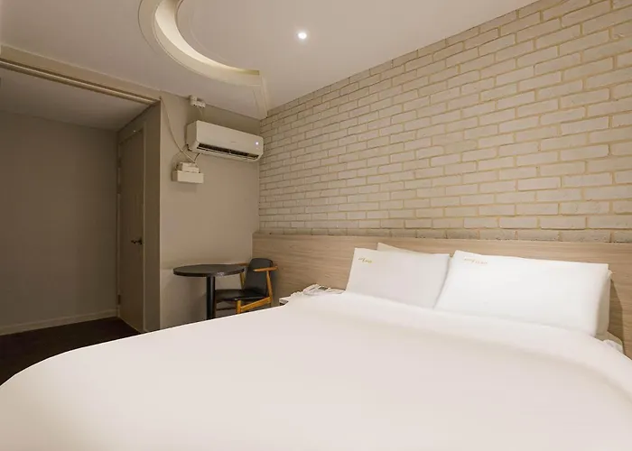 Hotel Louize *