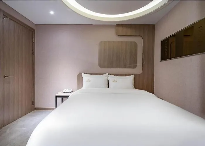 Louize Hotel