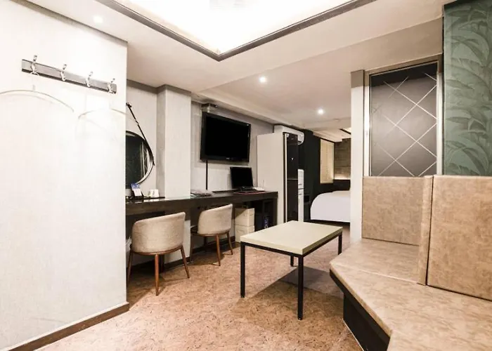 Hotel Louize *