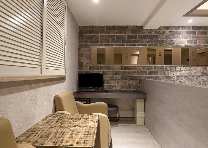 Louize Hotel