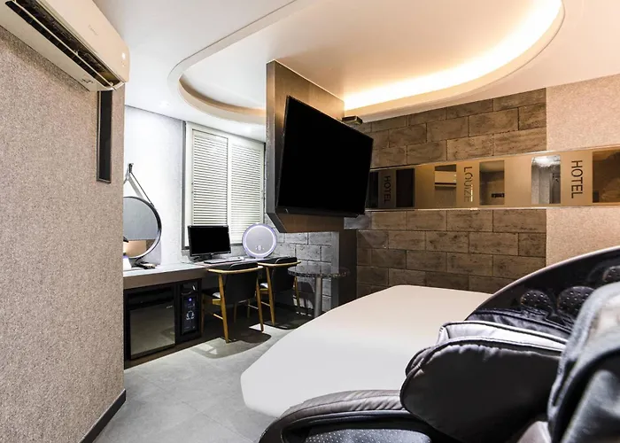 Louize Hotel